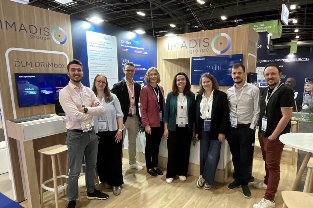 Photo de l'équipe IMADIS Groupe sur le stand de SantExpo 2026
